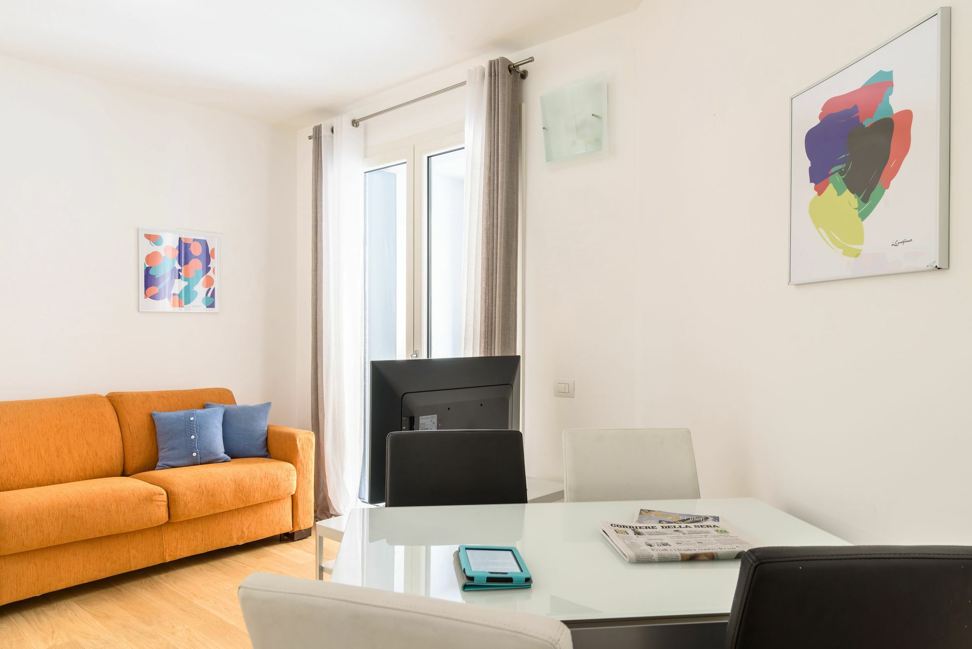 Appartement Joivy Sunny 1-Bed Flat With Balcony à Milan Extérieur photo